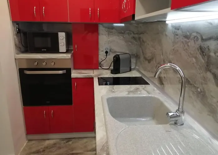 в сърцето на очаква прекрасен и просторен Apartment Warna